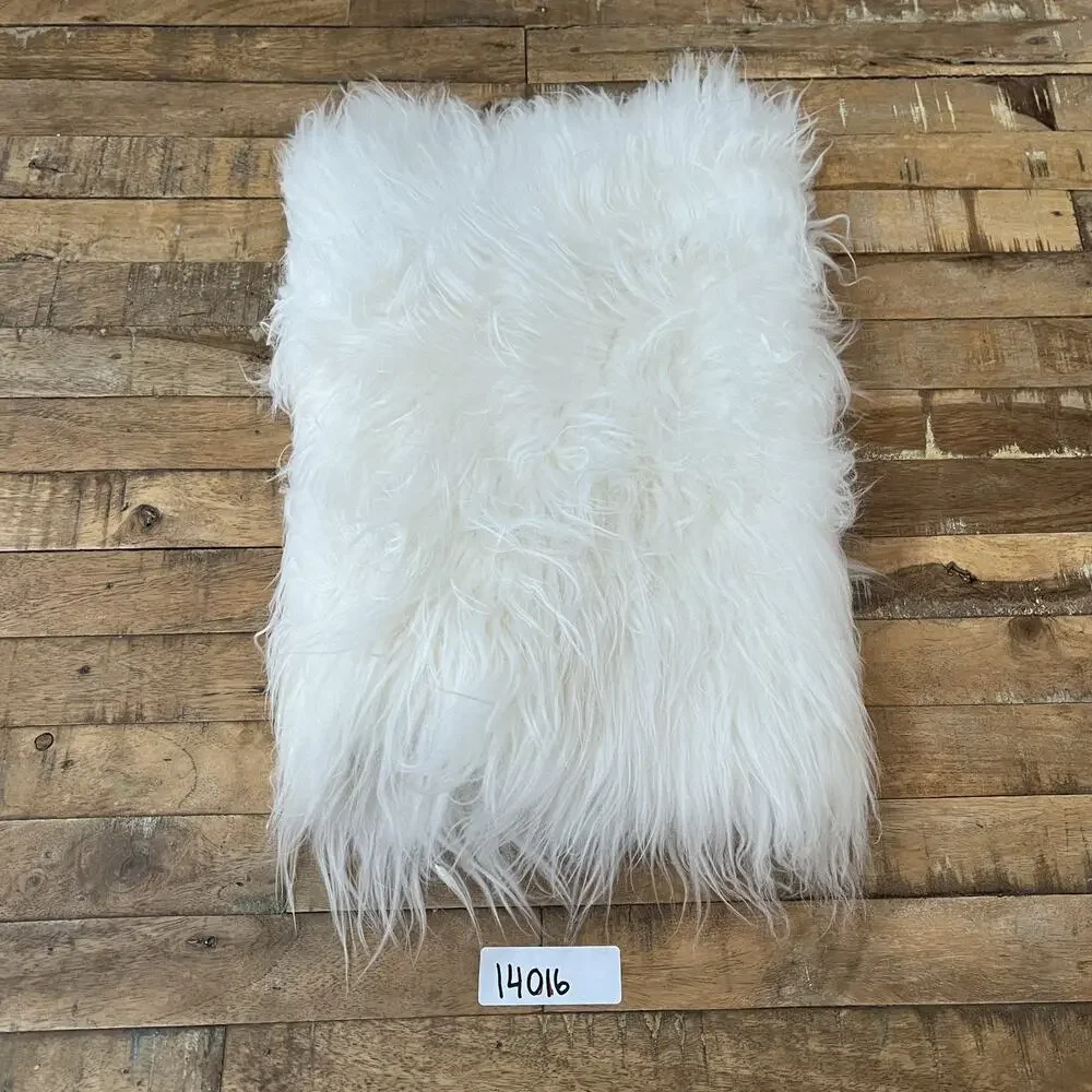 IKEA RENS Off White Sheepskin Small Area Rug 27''x15''